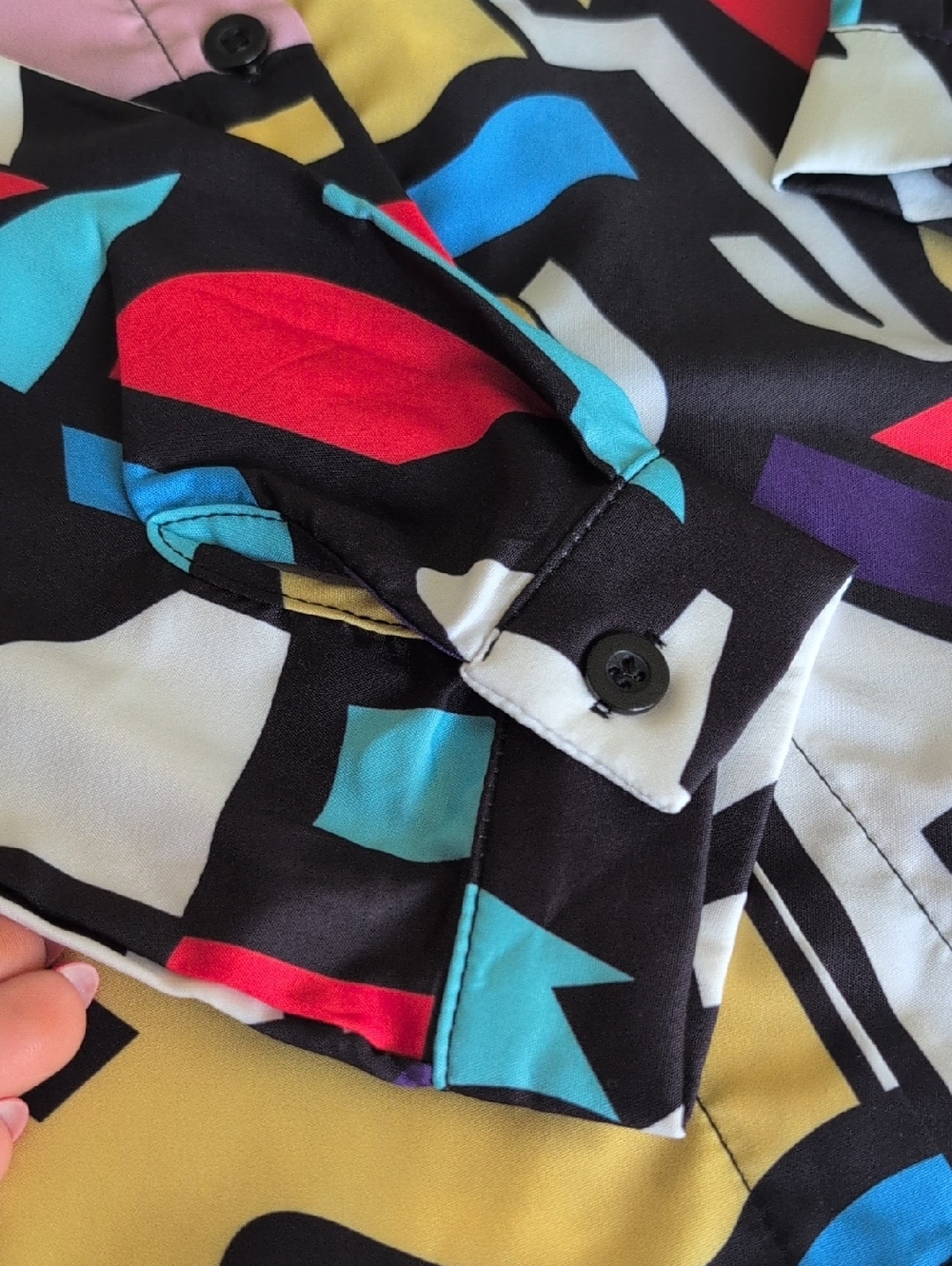 Colorblock Geo Print Button-Up Shirt - Picture 4 of 5